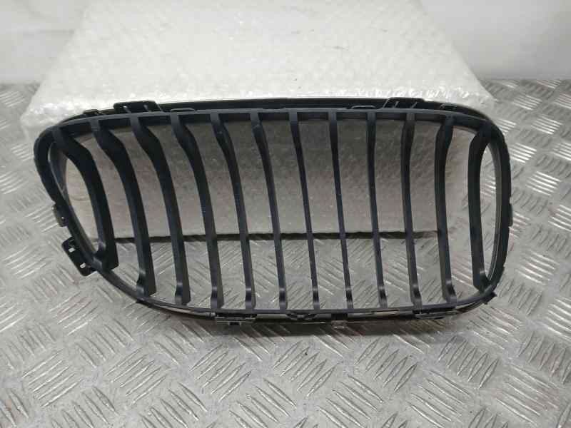Recambio de rejilla delantera para bmw serie 3 berlina (e90) 318d referencia OEM IAM 51137201967  IZQUIERDA TOCADA
