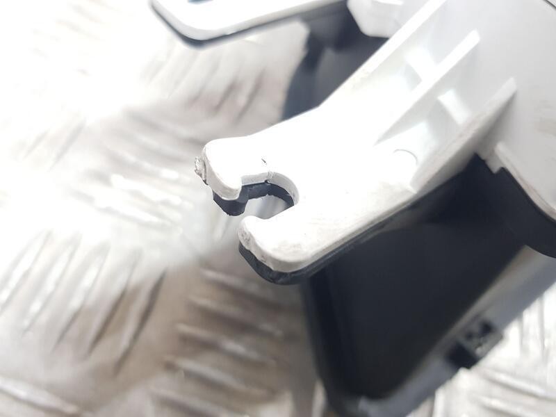 Recambio de cuadro instrumentos para ssangyong rodius xdi referencia OEM IAM 8020021104  