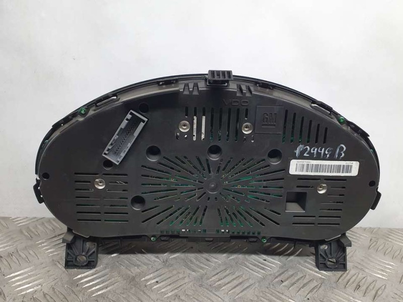Recambio de cuadro instrumentos para opel insignia berlina essentia referencia OEM IAM 13327313 A2C53370221 
