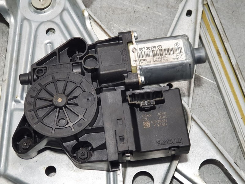 Recambio de elevalunas delantero derecho para renault megane iii berlina 5 p dynamique referencia OEM IAM 807301396R 912462200 B