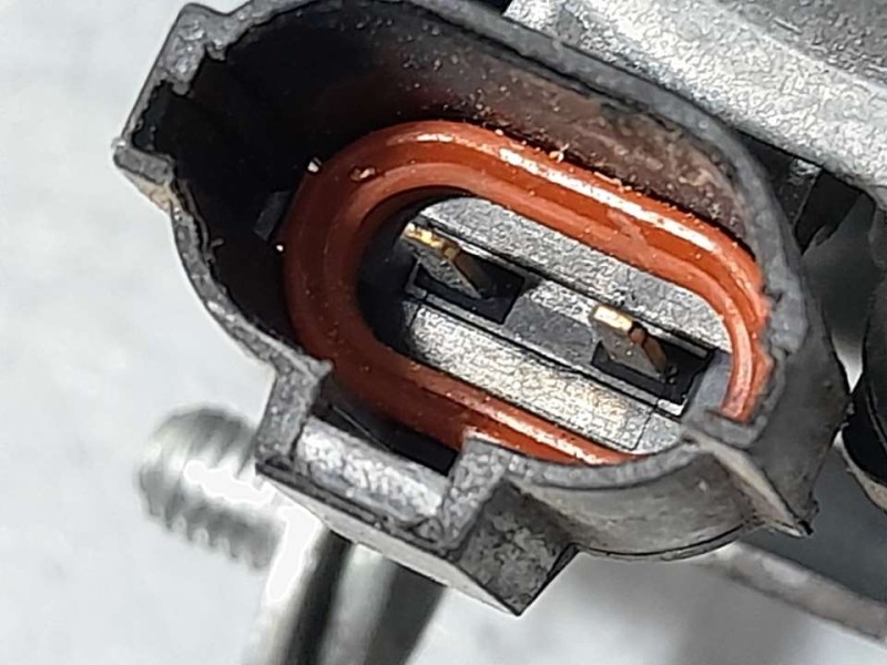 Recambio de elevalunas trasero derecho para ssangyong rodius xdi referencia OEM IAM 7334021001  ELECTRICO 2 PINES