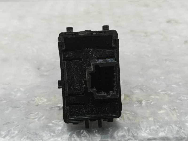 Recambio de mando elevalunas trasero derecho para renault megane iii berlina 5 p dynamique referencia OEM IAM 254010003R  