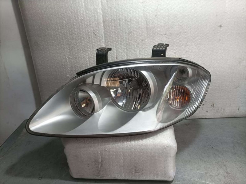 Recambio de faro izquierdo para ssangyong rodius xdi referencia OEM IAM 8310121201  