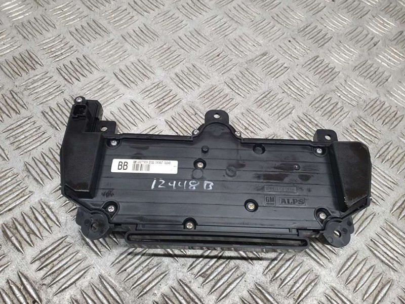 Recambio de mando multifuncion para opel insignia berlina essentia referencia OEM IAM 13277909  