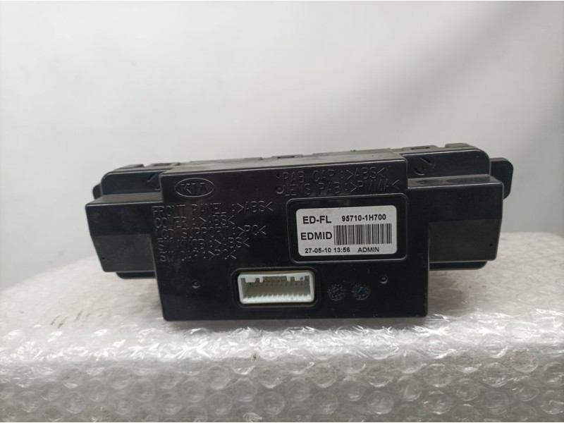 Recambio de pantalla multifuncion para kia pro_cee´d drive referencia OEM IAM 957101H700  