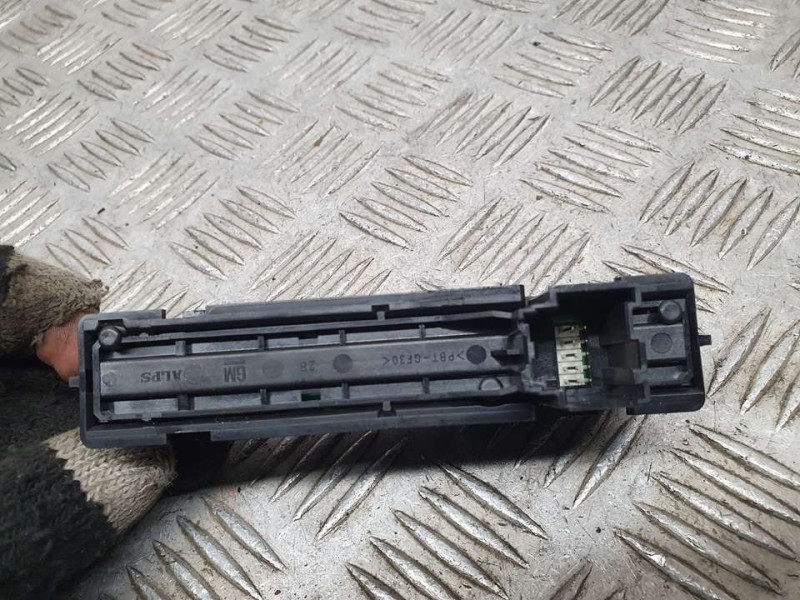 Recambio de warning para opel insignia berlina essentia referencia OEM IAM 13324595  