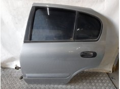 PUERTA TRASERA IZQUIERDA 821015M431 TOCADA