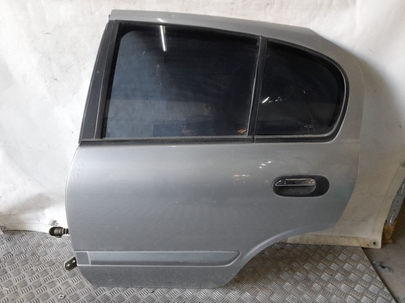 Recambio de puerta trasera izquierda para nissan almera (n16/e) acenta referencia OEM IAM 821015M431  TOCADA