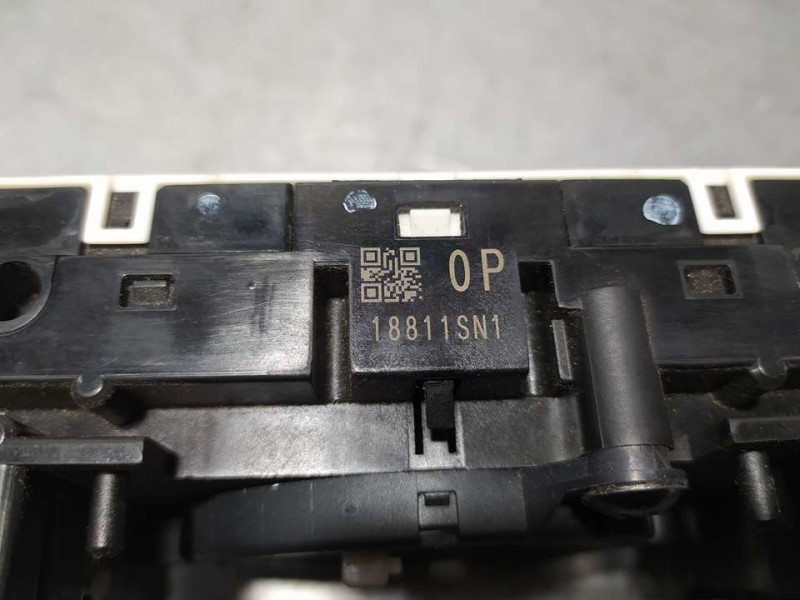 Recambio de mando luces y limpia para nissan qashqai (j11) acenta referencia OEM IAM 255604EA2B  