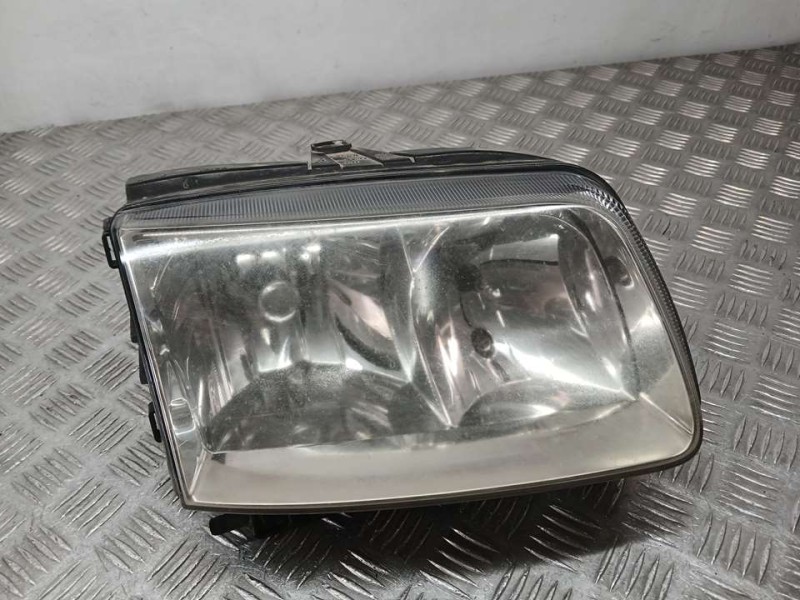 Recambio de faro derecho para volkswagen polo berlina (6n2) trendline referencia OEM IAM 6N1941016AD 89302820 VALEO