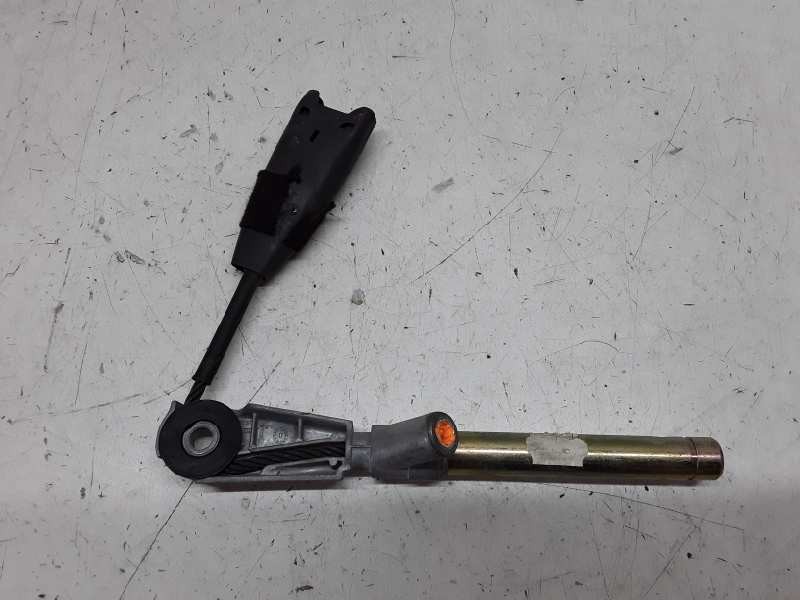 Recambio de pretensor airbag izquierdo para renault laguna ii (bg0) referencia OEM IAM   ENGANCHE EXTERIOR