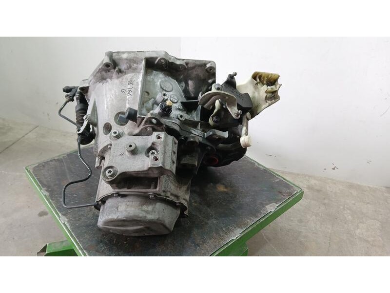 Recambio de caja cambios para peugeot 2008 (--.2013) active referencia OEM IAM 20ET27 7565105B 5VELOCIDADES