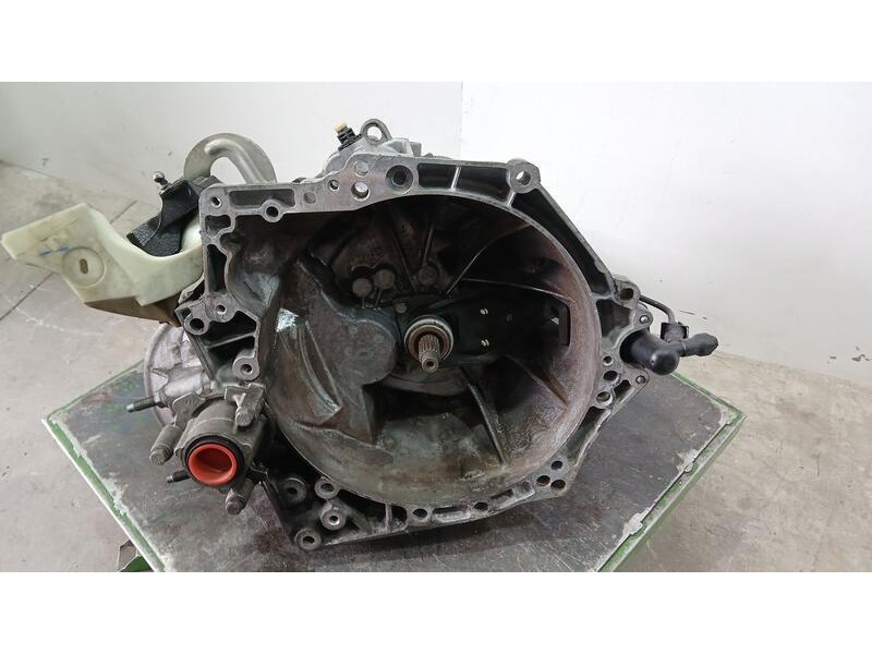 Recambio de caja cambios para peugeot 2008 (--.2013) active referencia OEM IAM 20ET27 7565105B 5VELOCIDADES