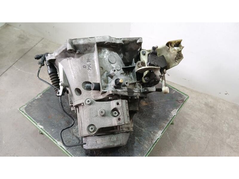 Recambio de caja cambios para peugeot 2008 (--.2013) active referencia OEM IAM 20ET27 7565105B 5VELOCIDADES