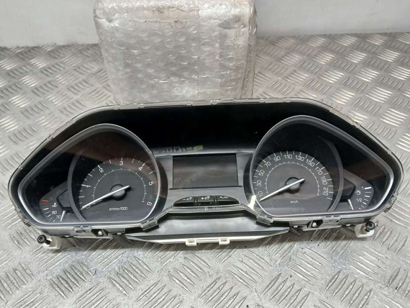 Recambio de cuadro instrumentos para peugeot 208 style referencia OEM IAM 9822621580  
