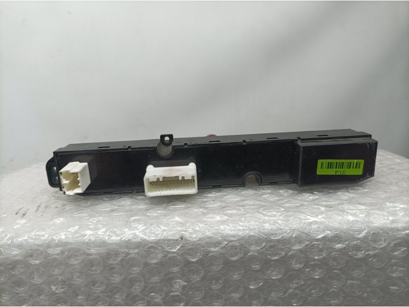 Recambio de warning para kia pro_cee´d drive referencia OEM IAM 937001H000 202006302 DECO