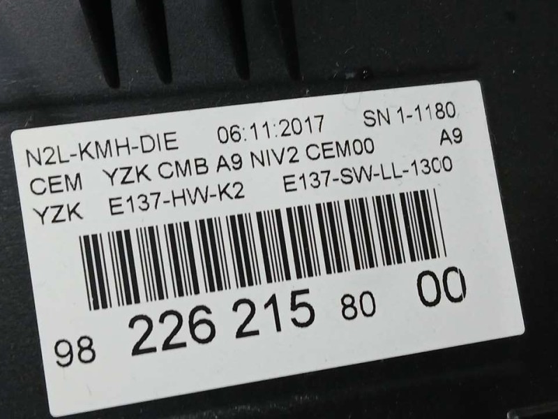 Recambio de cuadro instrumentos para peugeot 208 style referencia OEM IAM 9822621580  