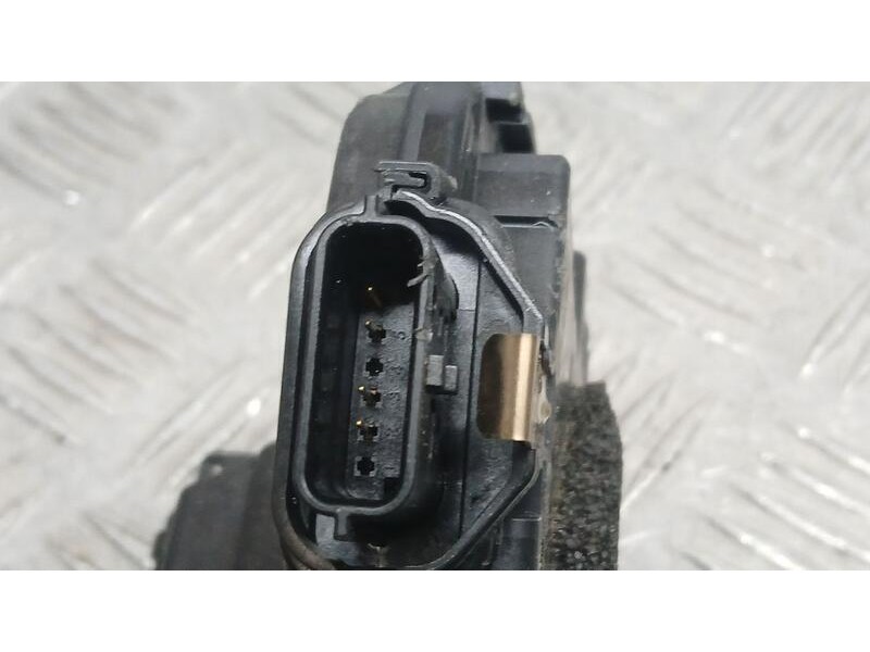 Recambio de cerradura puerta trasera derecha para renault clio v techno referencia OEM IAM 825007311R ELECTRICA 40749134