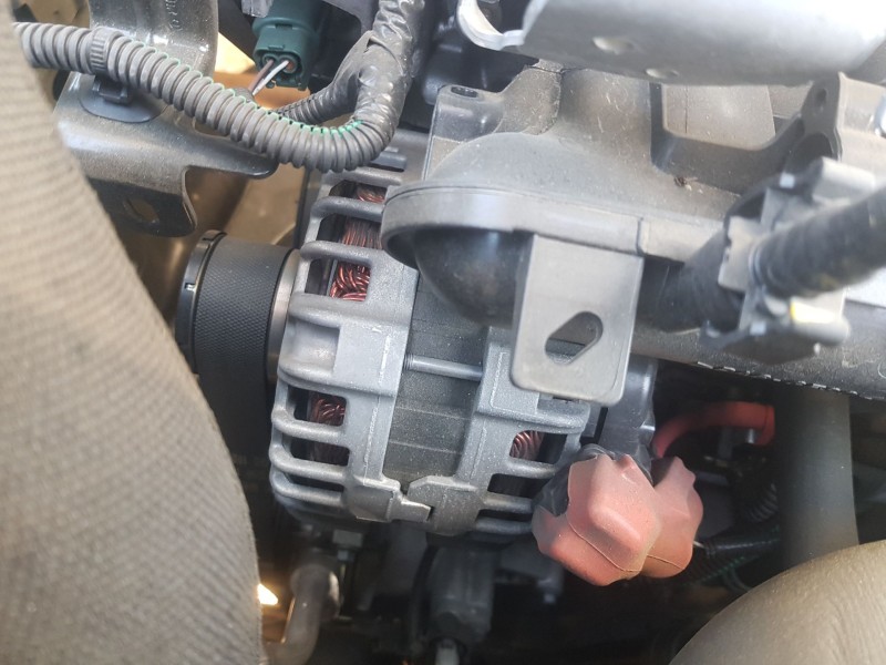 Recambio de alternador para dacia sandero iii 1.0 tce 90 referencia OEM IAM 231001629R  