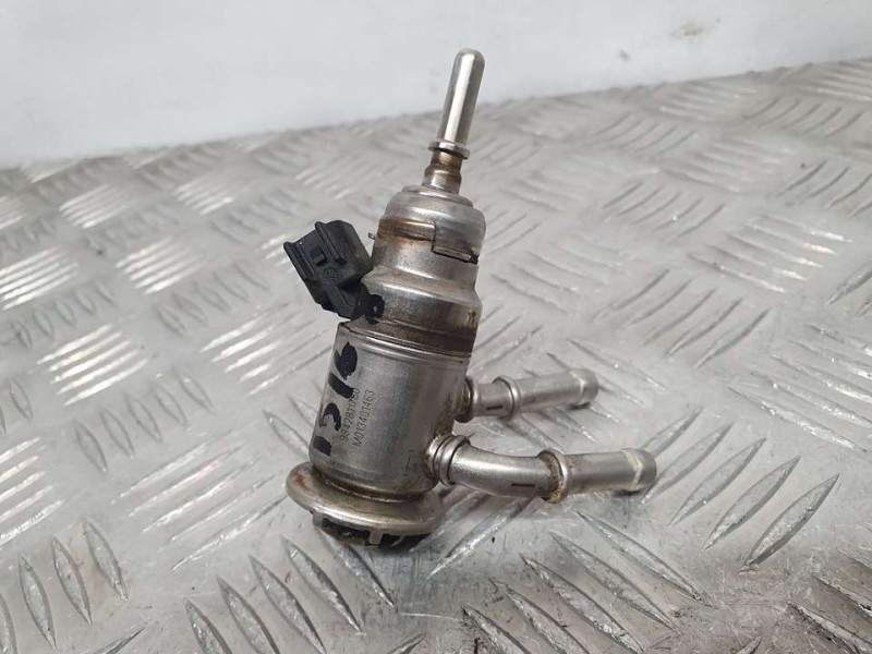 Recambio de inyector adblue para peugeot 5008 gt line 1.5 hdi 130 cv referencia OEM IAM 9842811780 A3C00216200 