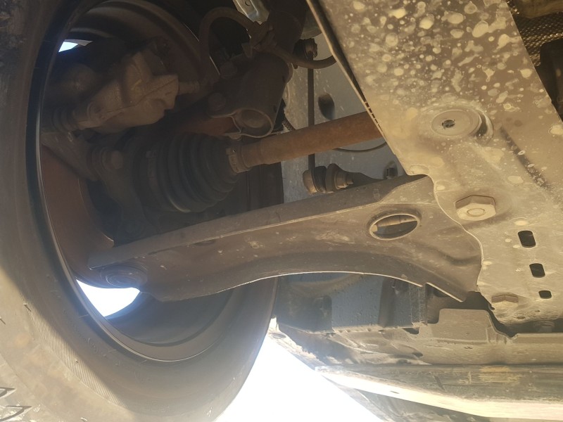 Recambio de brazo suspension inferior delantero derecho para dacia sandero iii 1.0 tce 90 referencia OEM IAM 545008653R  