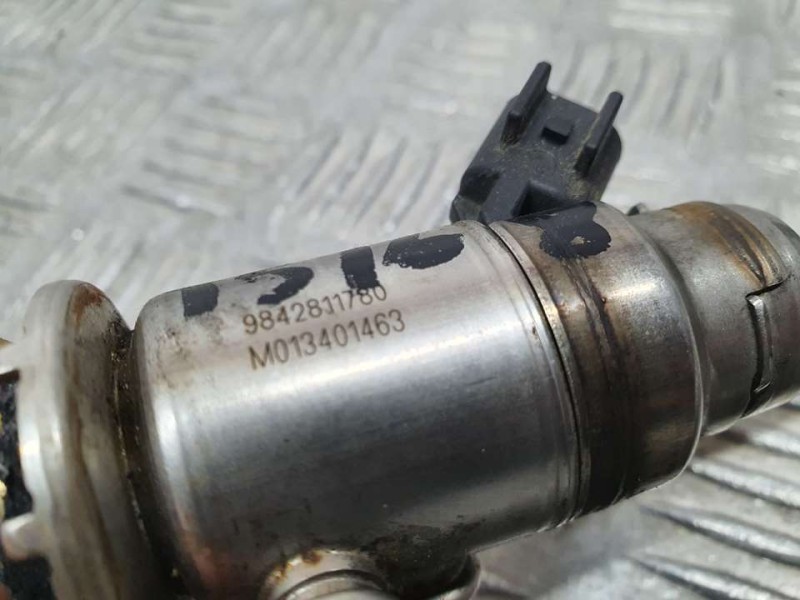 Recambio de inyector adblue para peugeot 5008 gt line 1.5 hdi 130 cv referencia OEM IAM 9842811780 A3C00216200 