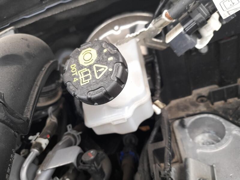 Recambio de bomba freno para renault clio v (b7_) tce 90 (b7mt) referencia OEM IAM 460116527R  