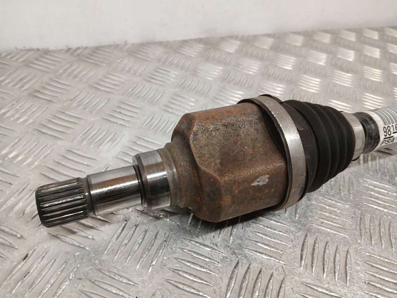 Recambio de transmision delantera derecha para peugeot 208 style referencia OEM IAM 9816028680 3273KR 