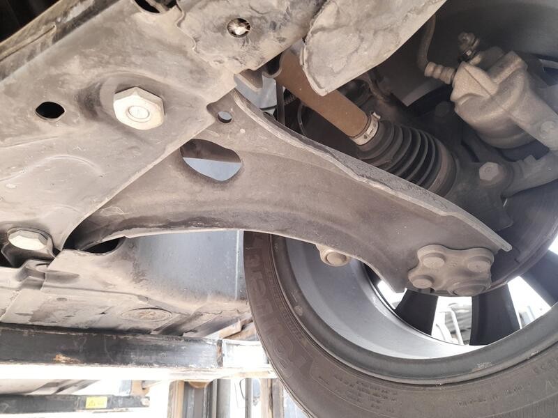 Recambio de brazo suspension inferior delantero izquierdo para renault clio v (b7_) tce 90 (b7mt) referencia OEM IAM 545019665R 