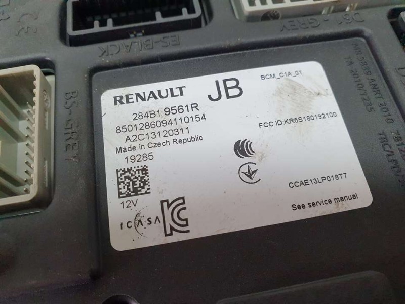 Recambio de caja reles / fusibles para renault clio v intens referencia OEM IAM 284B19561R A2C13120311 