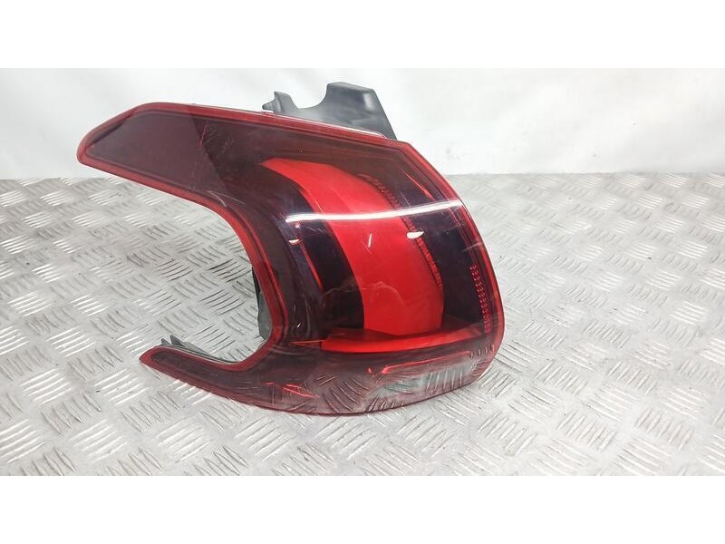 Recambio de piloto trasero izquierdo para peugeot 2008 (--.2013) active referencia OEM IAM 9826730480 EXTERIOR ROZADO 