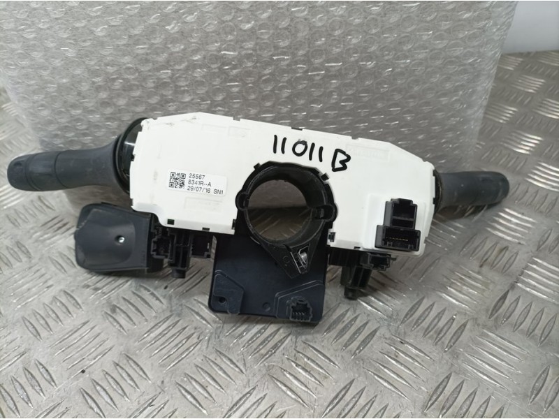 Recambio de mando luces y limpia para renault megane iv 5 puertas referencia OEM IAM 255678341R  