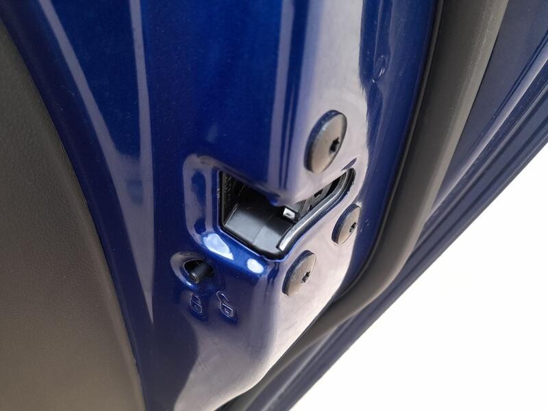 Recambio de cerradura puerta trasera derecha para renault clio v (b7_) tce 90 (b7mt) referencia OEM IAM 825007311R  