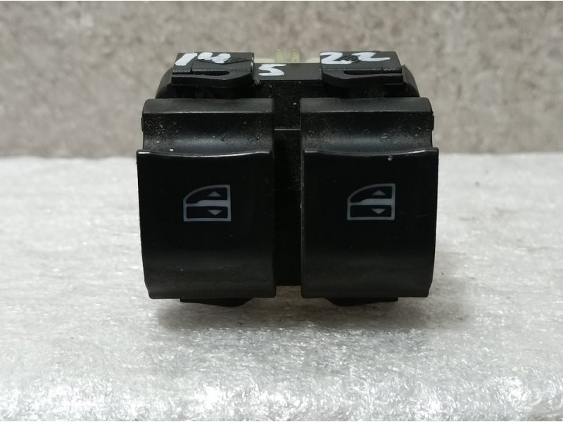 Recambio de mando elevalunas delantero izquierdo para renault clio iv business referencia OEM IAM 254116044R  