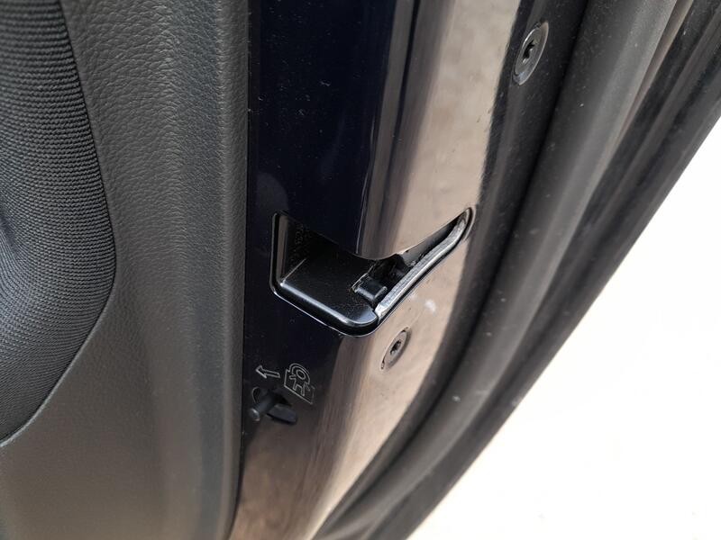 Recambio de cerradura puerta trasera derecha para opel astra k (b16) 1.4 turbo (68) referencia OEM IAM 13533667  