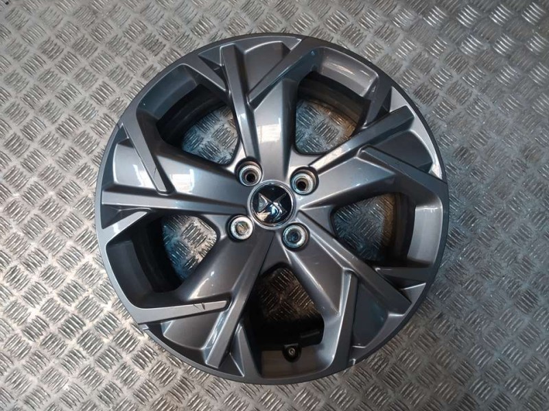 Recambio de llanta para ds 3 style referencia OEM IAM 65X17 4 TORN ET 32 ALUMINIO 