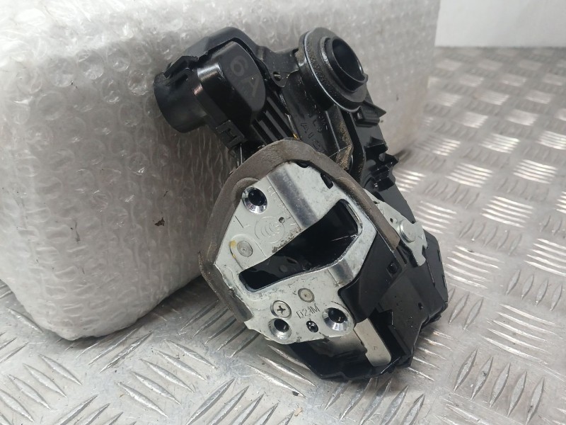 Recambio de cerradura puerta delantera izquierda para toyota auris hybrid active referencia OEM IAM 6904002210  10116X AISIN