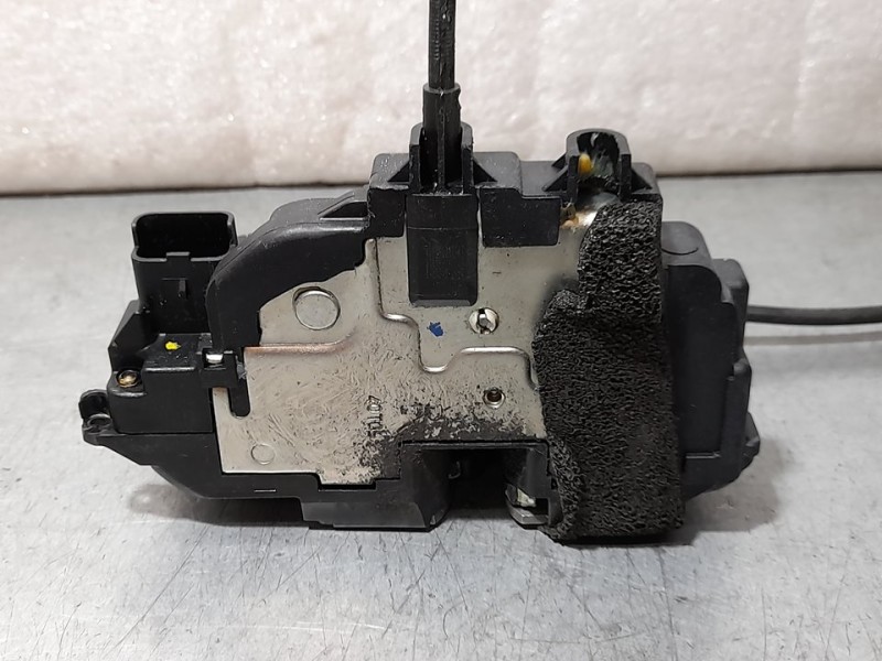 Recambio de cerradura puerta delantera derecha para renault scenic iii dynamique referencia OEM IAM 805020007R  4 PINS