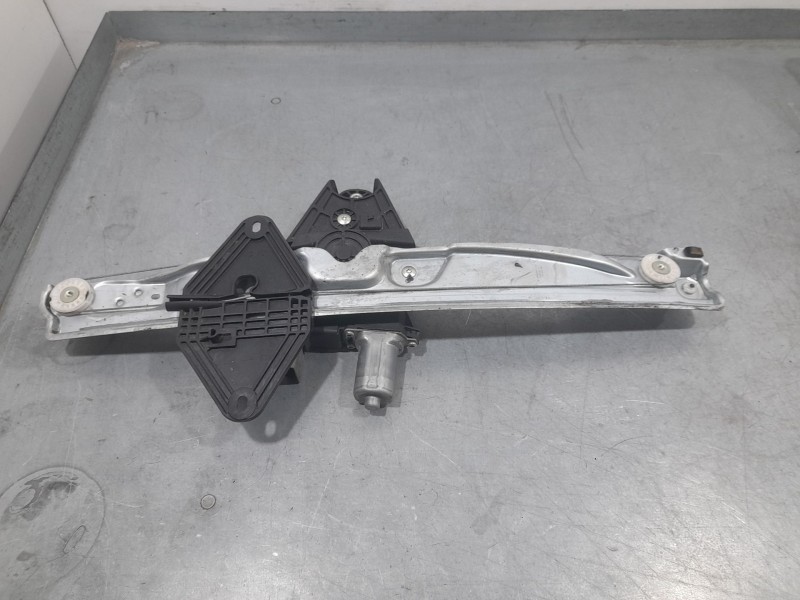 Recambio de elevalunas delantero izquierdo para dacia sandero iii 1.0 tce 90 referencia OEM IAM 807219238RB  