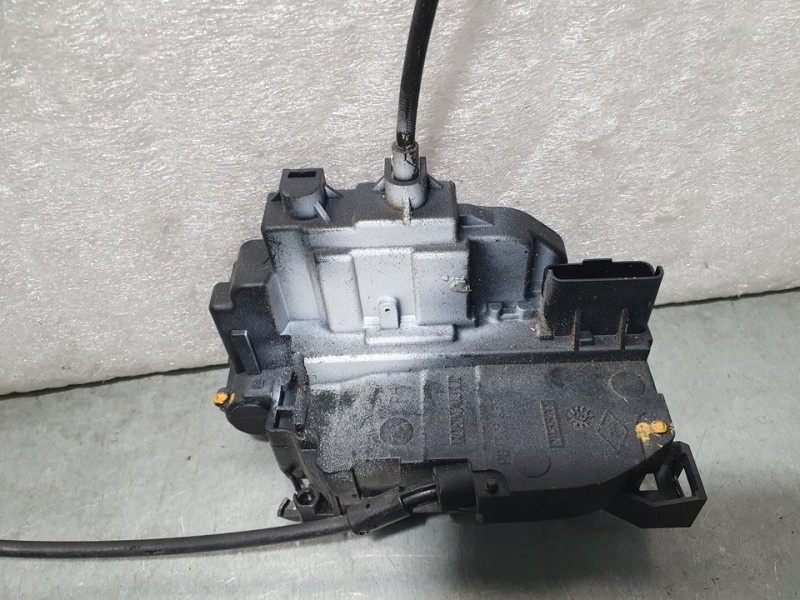 Recambio de cerradura puerta trasera derecha para renault scenic iii dynamique referencia OEM IAM 825020033R  6 PINES