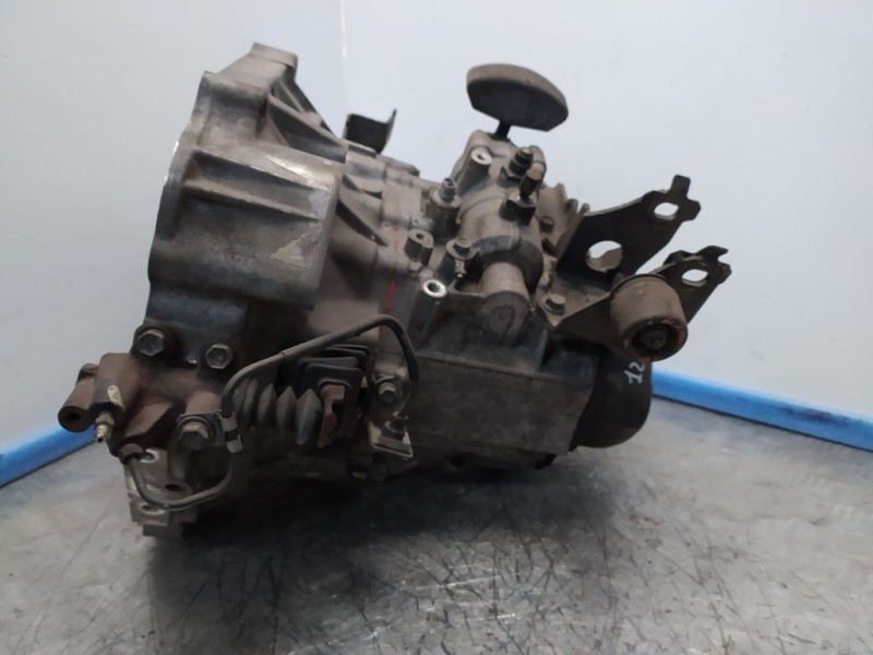 Recambio de caja cambios para toyota avensis berlina (t25) 2.0 sol sedán (4-ptas.) referencia OEM IAM 303002D091  5VELOCIDADES