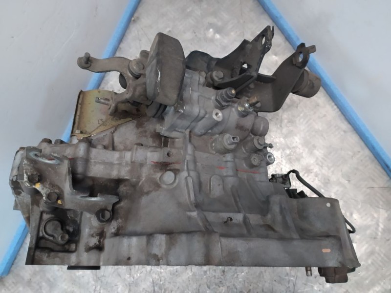 Recambio de caja cambios para toyota avensis berlina (t25) 2.0 sol sedán (4-ptas.) referencia OEM IAM 303002D091  5VELOCIDADES