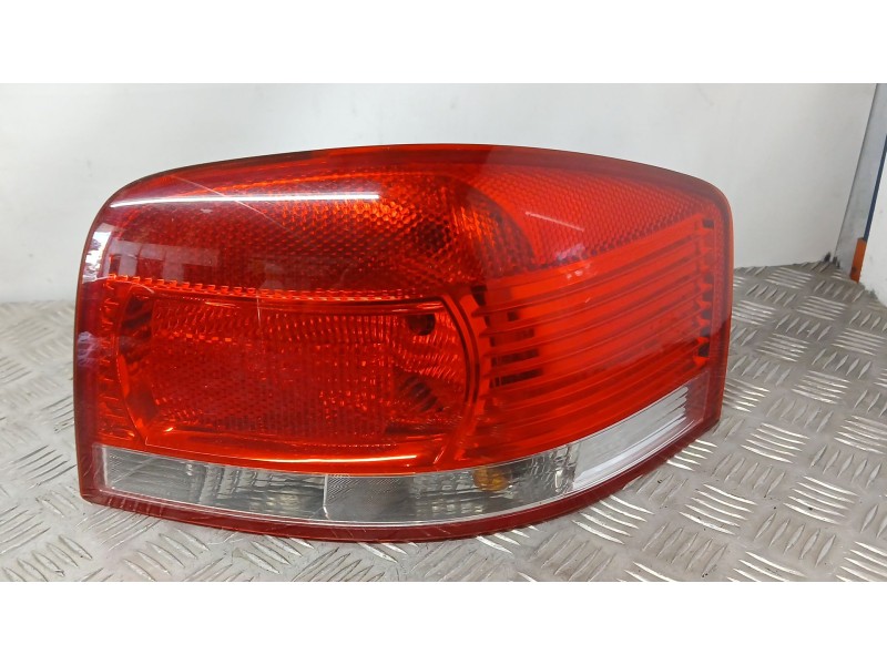 Recambio de piloto trasero derecho para audi a3 (8p1) 1.9 tdi referencia OEM IAM 8P0945096 ROZADO 