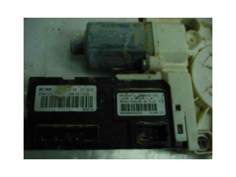 Recambio de elevalunas delantero derecho para renault laguna iii dynamique referencia OEM IAM 807000002R  ELECTRICO