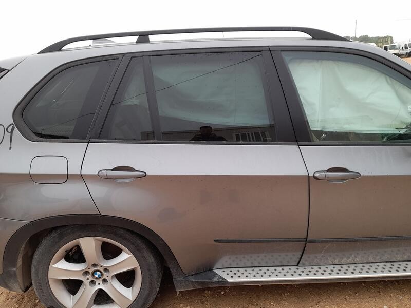Recambio de puerta trasera derecha para bmw x5 (e70) 3.0 d referencia OEM IAM 41527261482  