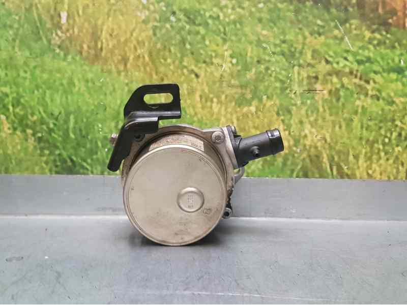 Recambio de depresor freno / bomba vacio para dacia sandero 1.5 dci diesel cat referencia OEM IAM 8201005306C 7006730303 PIERBUR