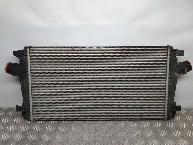 Recambio de intercooler para opel zafira tourer expression referencia OEM IAM 13267647 DELPHI 