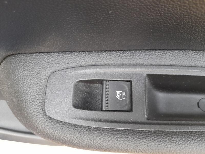 Recambio de mando elevalunas trasero derecho para renault clio v (b7_) tce 90 (b7mt) referencia OEM IAM 254218388R  