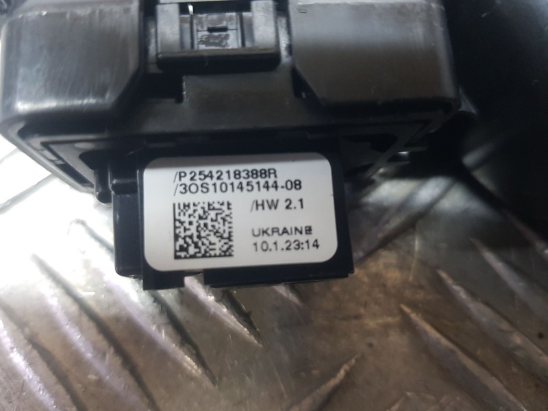Recambio de mando elevalunas trasero izquierdo para renault clio v (b7_) tce 90 (b7mt) referencia OEM IAM 254218388R  