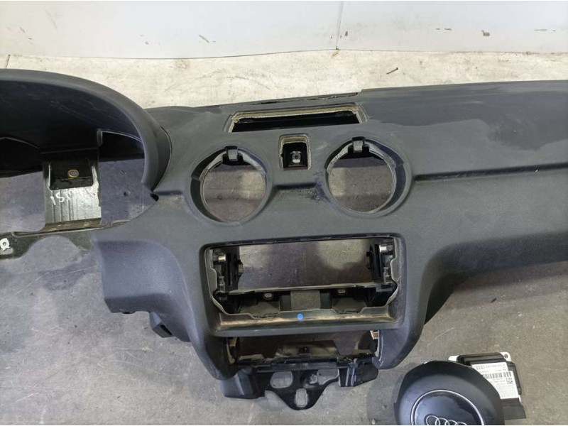 Recambio de kit airbag para audi a1 (8x) ambition referencia OEM IAM 8X0880201K  C/ SALPICADERO Y SIN PRETENSORES